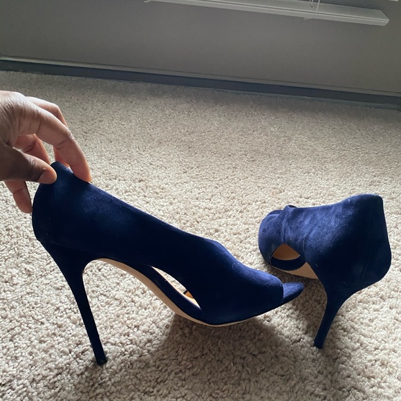 Halston! Blue suede designer stilettos sandals - Picture 2 of 16